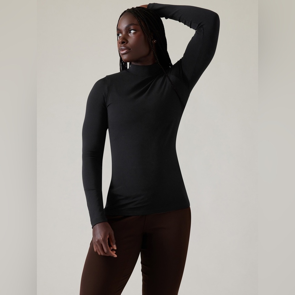 Athleta Renew Seamless Mock Neck Top in Black Size Small